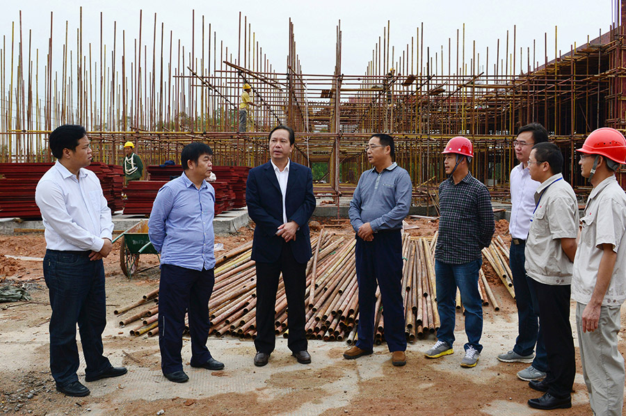 廣西博白縣委書記禤甲軍來廣西銀億公司調(diào)研