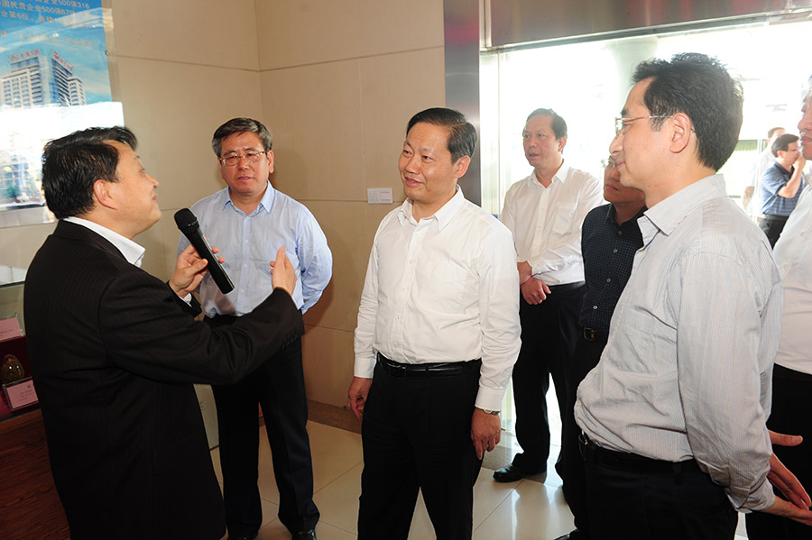 廣西壯族自治區黨委書記彭清華視察廣西銀億公...